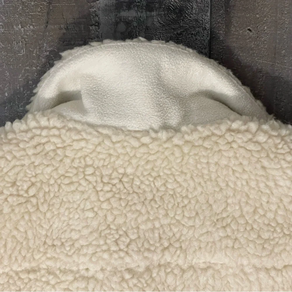 Levi’s Women’s Sherpa Fleece Trucker Jacket Cropped M Cream Coconut Snap Front - Picture 10 of 15